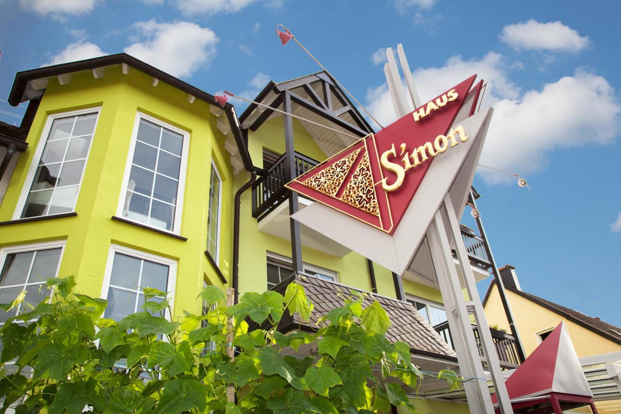 Moselhotel Weinhaus Simon 'Sauna'Restaurant'Eladesaeule Wintrich Exterior photo